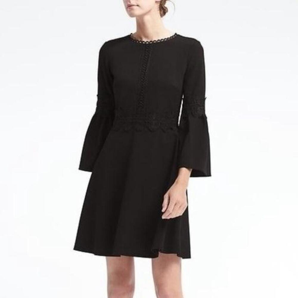Banana Republic Bell Sleeve Dress w/pockets, Black, size 2
